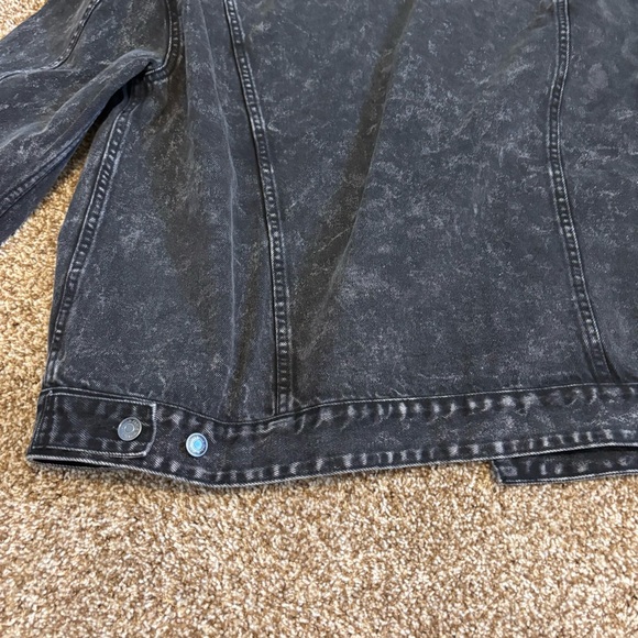 NWOT || wild fable || Oversized Washed Black Denim Trucker Jacket Size L - Picture 8 of 13